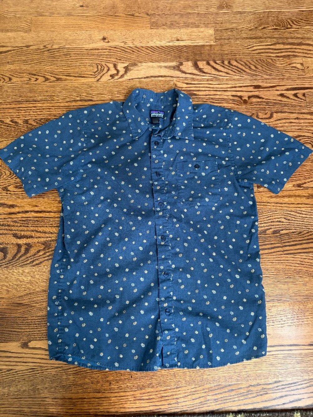 Patagonia Go To Shirt Navy Short Sleeve Button Up Organic Cotton-Mens Medium